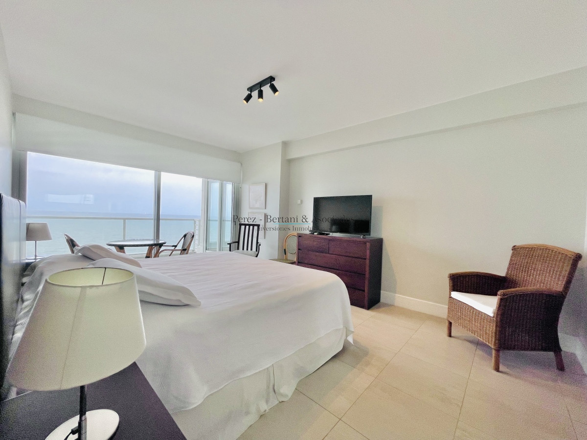 Apartamento ID.813 - Moderno Apartamento de 2 Dormitorios en Le Parc, Playa Brava. Punta del Este 
