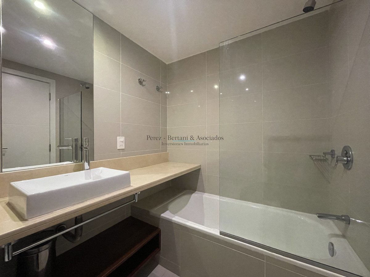 Apartamento ID.237 - Moderno Apartamento de dos Dormitorios sobre Roosevelt en Venta