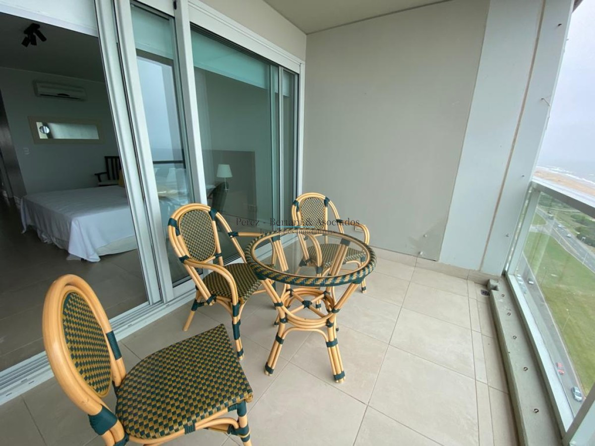 Apartamento ID.813 - Moderno Apartamento de 2 Dormitorios en Le Parc, Playa Brava. Punta del Este 