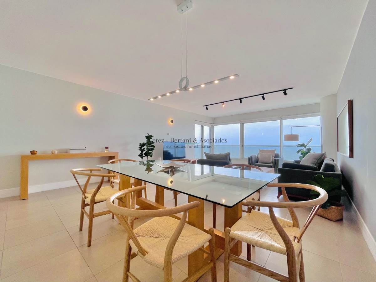 Apartamento ID.813 - Moderno Apartamento de 2 Dormitorios en Le Parc, Playa Brava. Punta del Este 