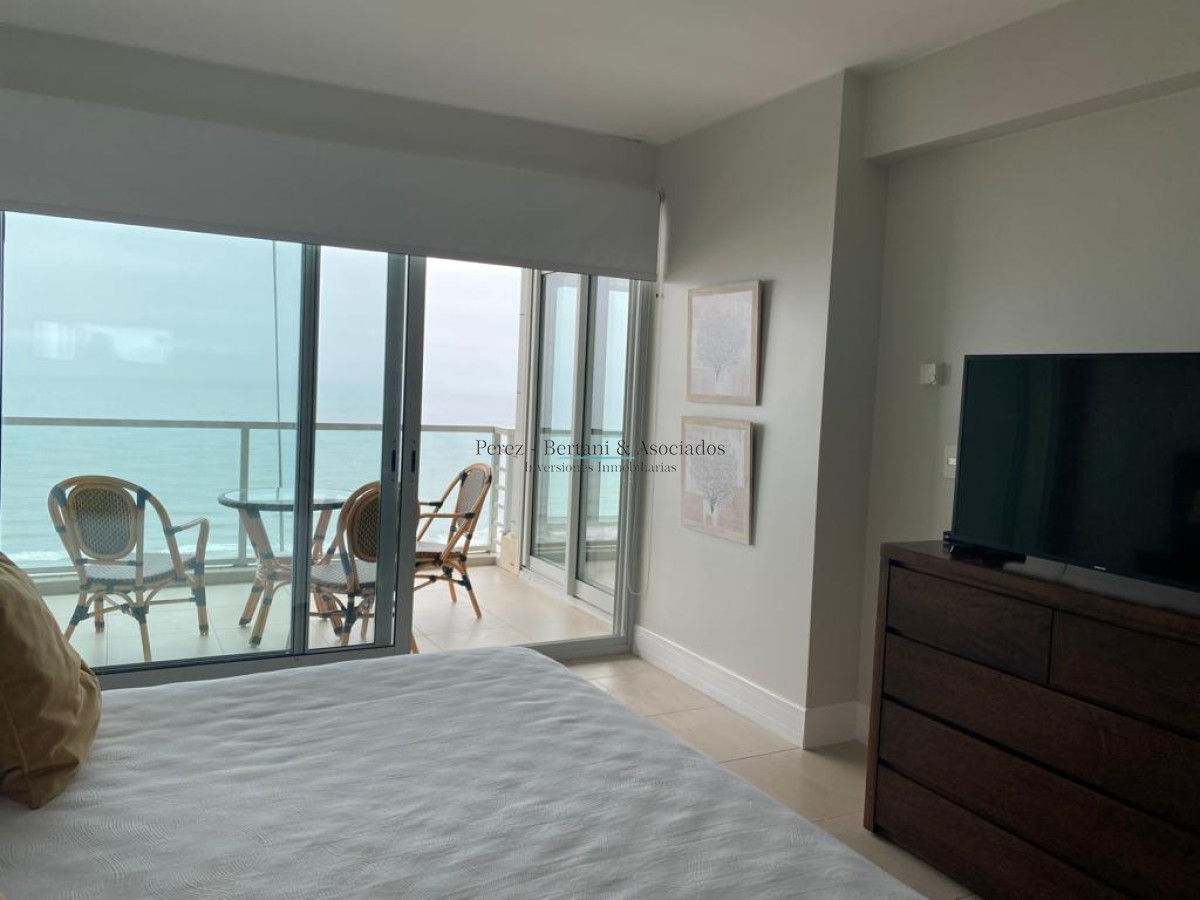 Apartamento ID.813 - Moderno Apartamento de 2 Dormitorios en Le Parc, Playa Brava. Punta del Este 
