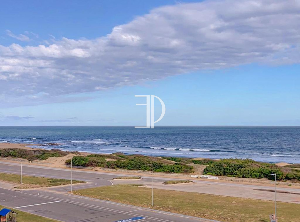 Apartamento ID.23 - Apartamento de 2 Dormitorios Frente a Playa Brava, Venta