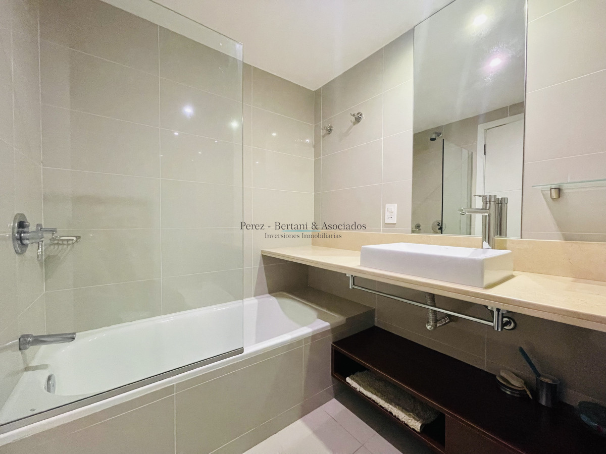 Apartamento ID.237 - Moderno Apartamento de dos Dormitorios sobre Roosevelt en Venta