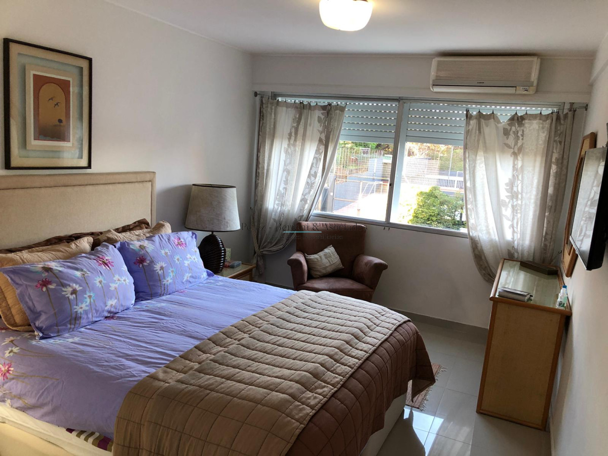 Apartamento ID.59 - Apartamento de 2 Dormitorios Frente a Playa Mansa