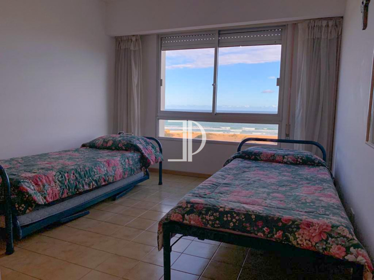 Apartamento ID.23 - Apartamento de 2 Dormitorios Frente a Playa Brava, Venta