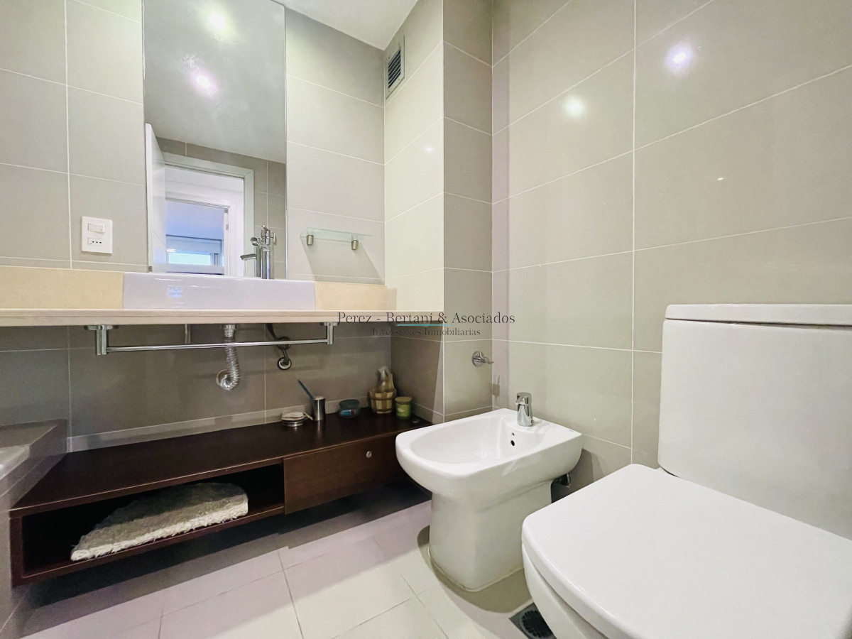 Apartamento ID.237 - Moderno Apartamento de dos Dormitorios sobre Roosevelt en Venta