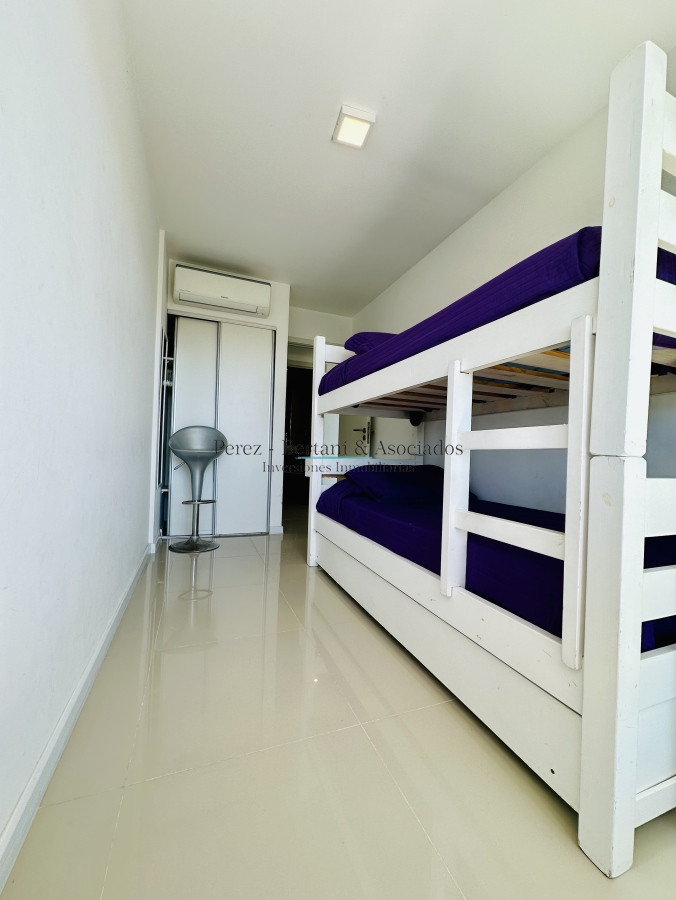 Apartamento ID.237 - Moderno Apartamento de dos Dormitorios sobre Roosevelt en Venta