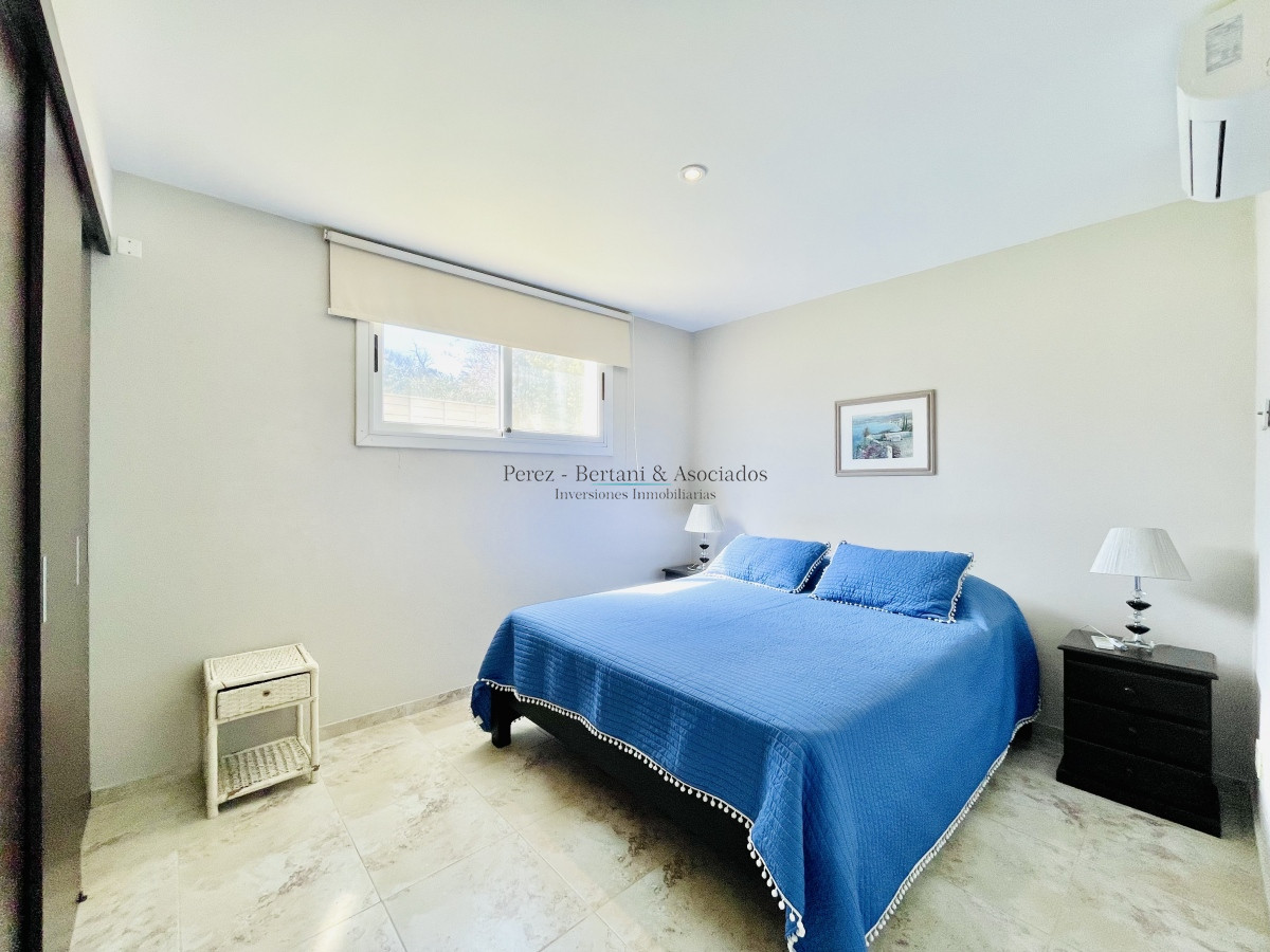 Casa ID.875 - Excelente Casa de 4 Dormitorios, Piscina Climatizada y Barbacoa en Pinares, Punta del Este