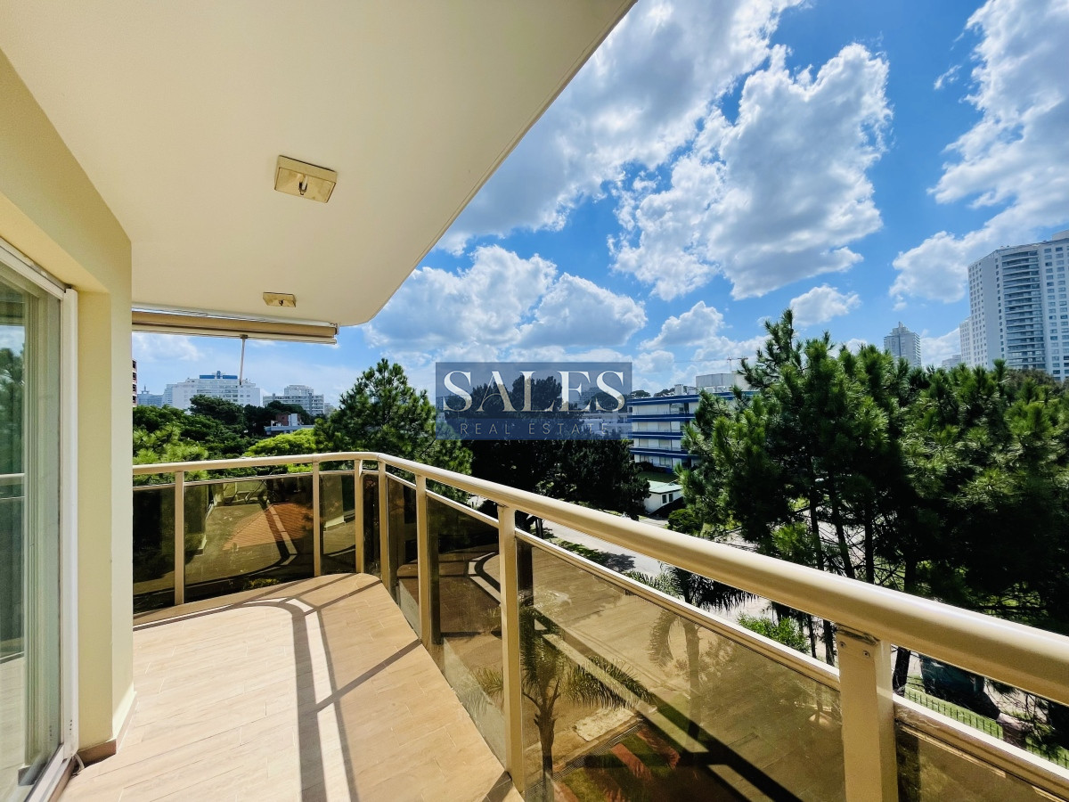 Apartamento ID.113 - Apartamento de 2 Dormitorios en Aidy Grill a Pocos Metros de Playa Brava - Venta