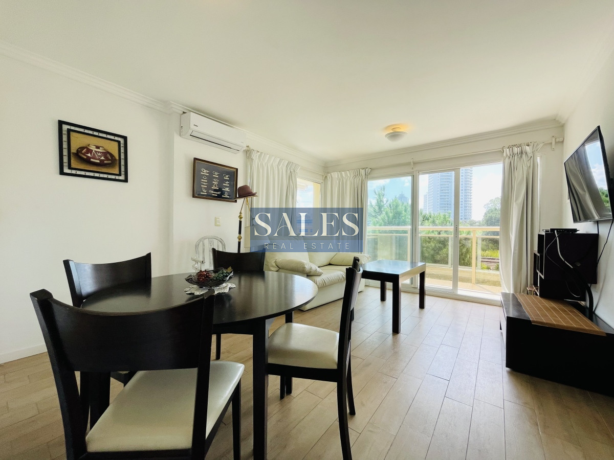 Apartamento ID.113 - Apartamento de 2 Dormitorios en Aidy Grill a Pocos Metros de Playa Brava - Venta