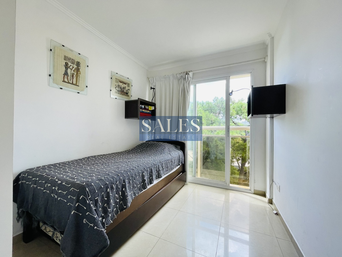 Apartamento ID.113 - Apartamento de 2 Dormitorios en Aidy Grill a Pocos Metros de Playa Brava - Venta