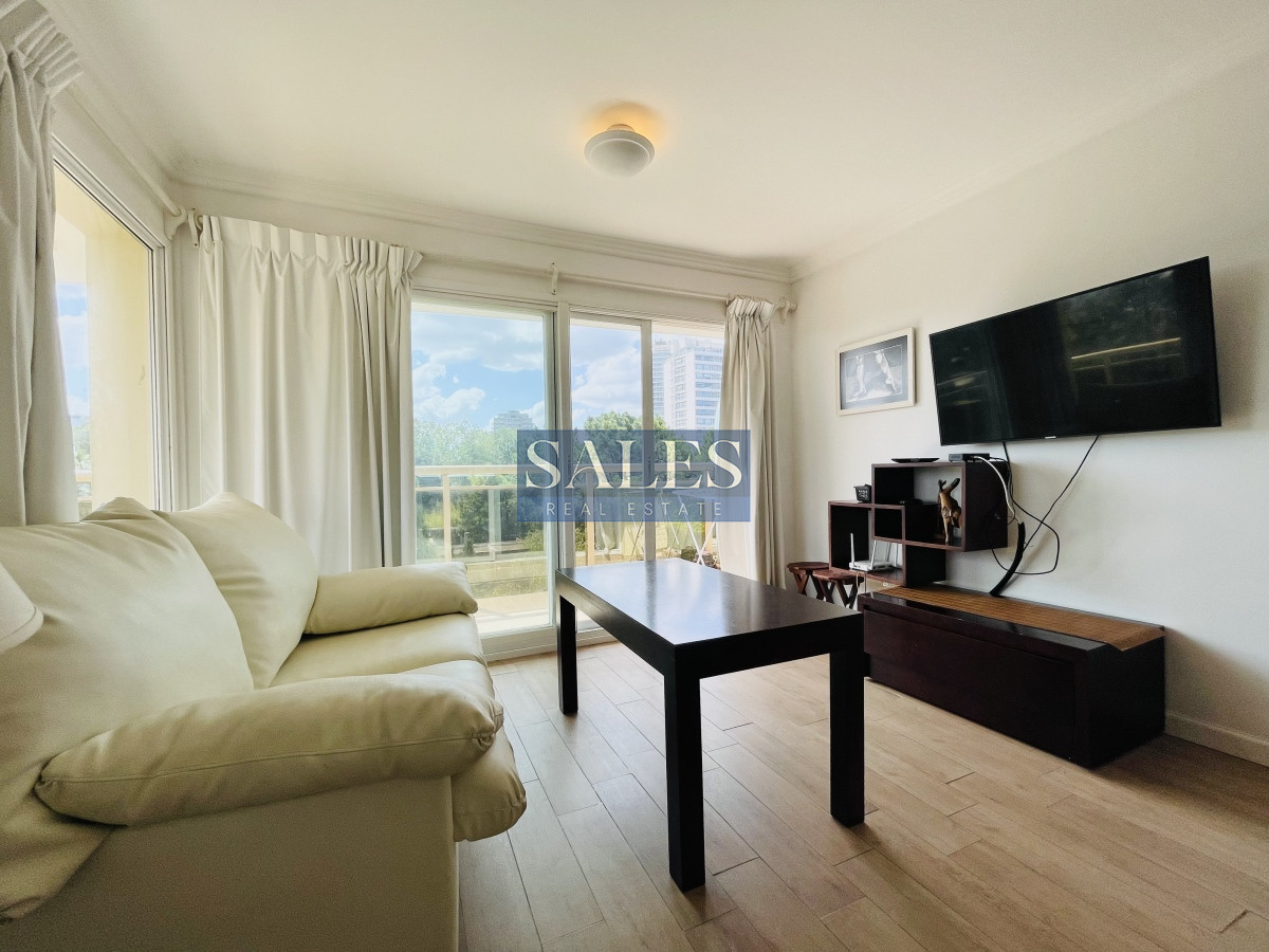Apartamento ID.113 - Apartamento de 2 Dormitorios en Aidy Grill a Pocos Metros de Playa Brava - Venta