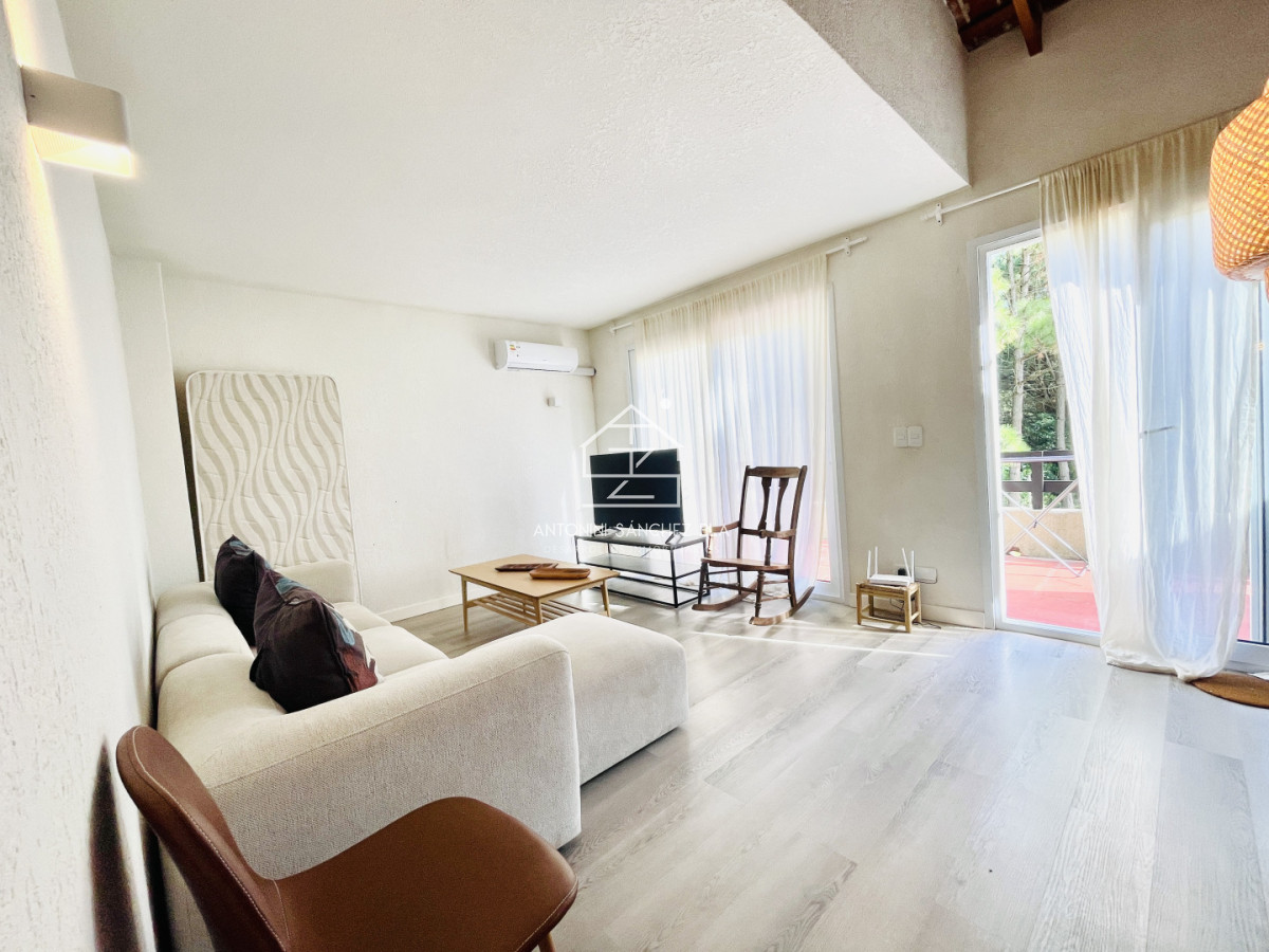 Apartamento ID.4137 - Alquiler anual o invernal de apartamento dúplex con parrillero propio en Rincón del Indio