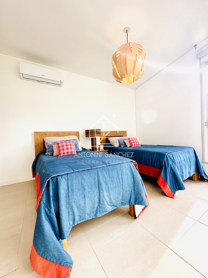 Apartamento ID.1772 - Oportunidad en Venta y Alquiler temporal de maravilloso departamento esquinero en Torre Le Parc, Playa Brava, Punta del Este
