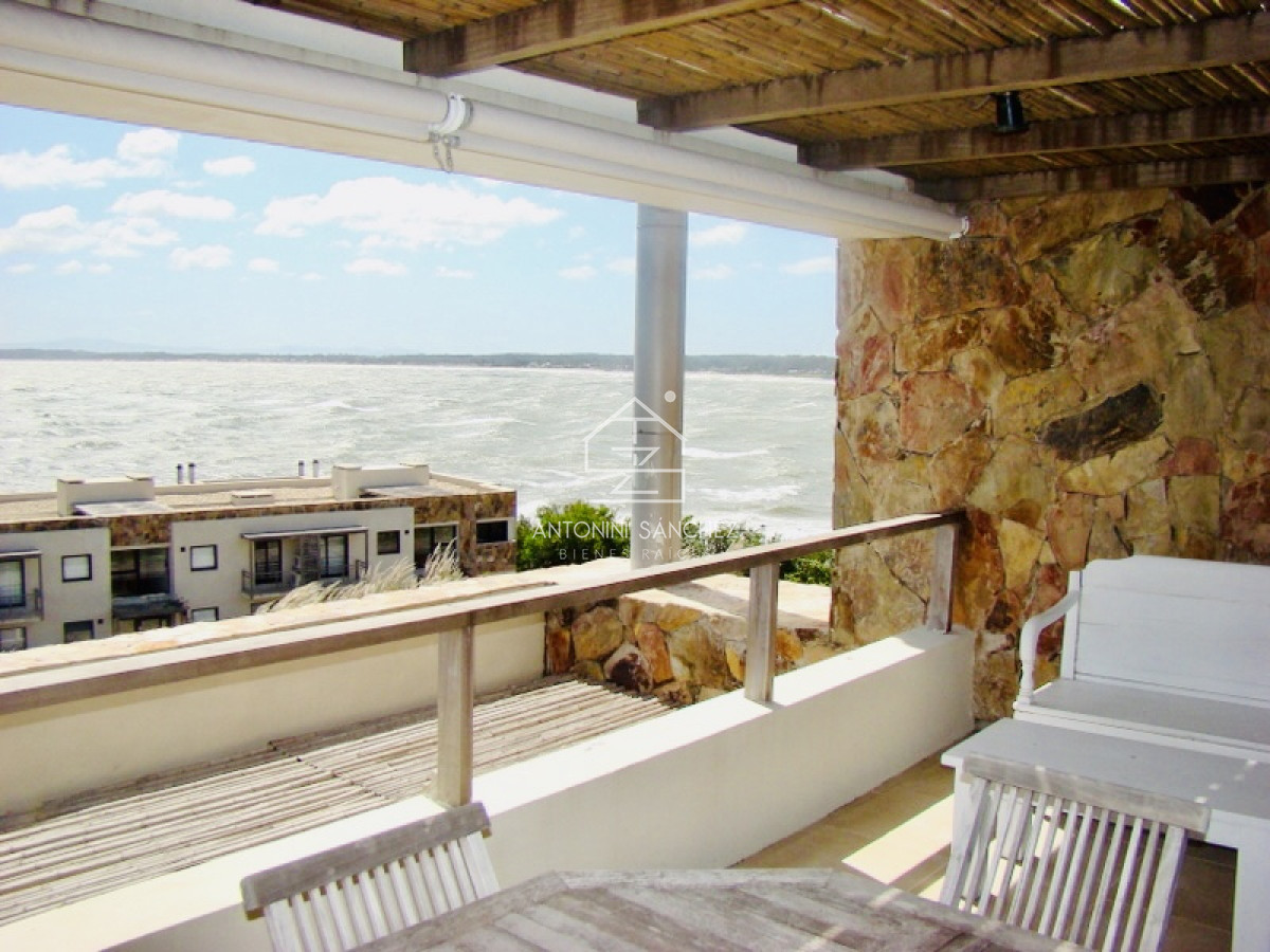Apartamento ID.1759 - Venta de fabuloso apartamento de dormitorio y medio con dos baños en Punta Ballena