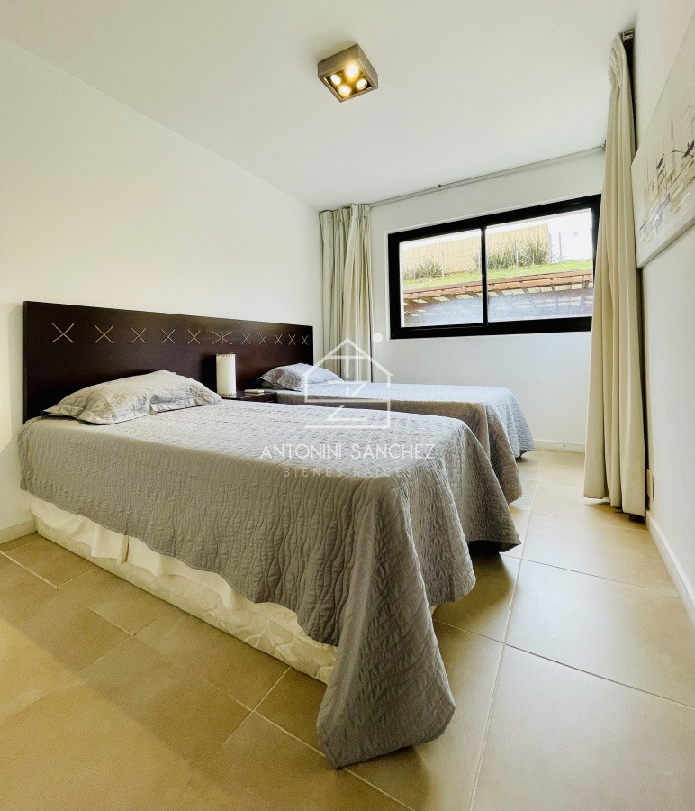 Apartamento ID.1757 - Venta de apartamento de dos dormitorios con parrillero en complejo privado de Punta Ballena