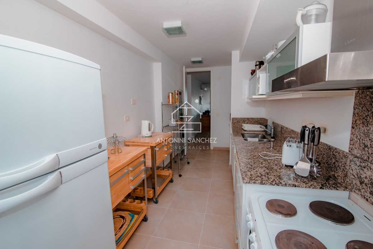 Apartamento ID.2156 - Venta de apartamento de dos dormitorios con parrillero exclusivo, Punta Ballena