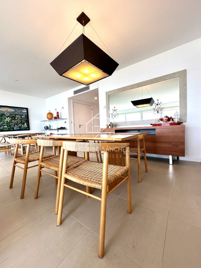 Apartamento ID.1772 - Oportunidad en Venta y Alquiler temporal de maravilloso departamento esquinero en Torre Le Parc, Playa Brava, Punta del Este
