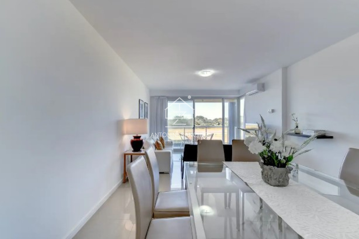 Apartamento ID.793 - Apartamento de 3 Dormitorios en Venta Primera Línea del Mar, Playa Brava Punta del Este
