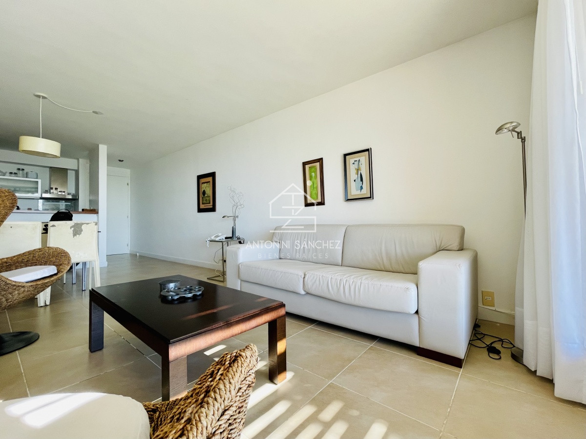 Apartamento ID.1765 - Venta y alquiler temporario de apartamento de un dormitorio con parrillero en exclusivo complejo de Punta Ballena