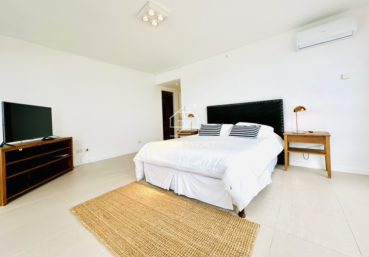 Apartamento ID.1774 - Alquiler temporario de apartamentode tres dormitorios más dependencia de servicio en Torre premiun sobre playa Brava