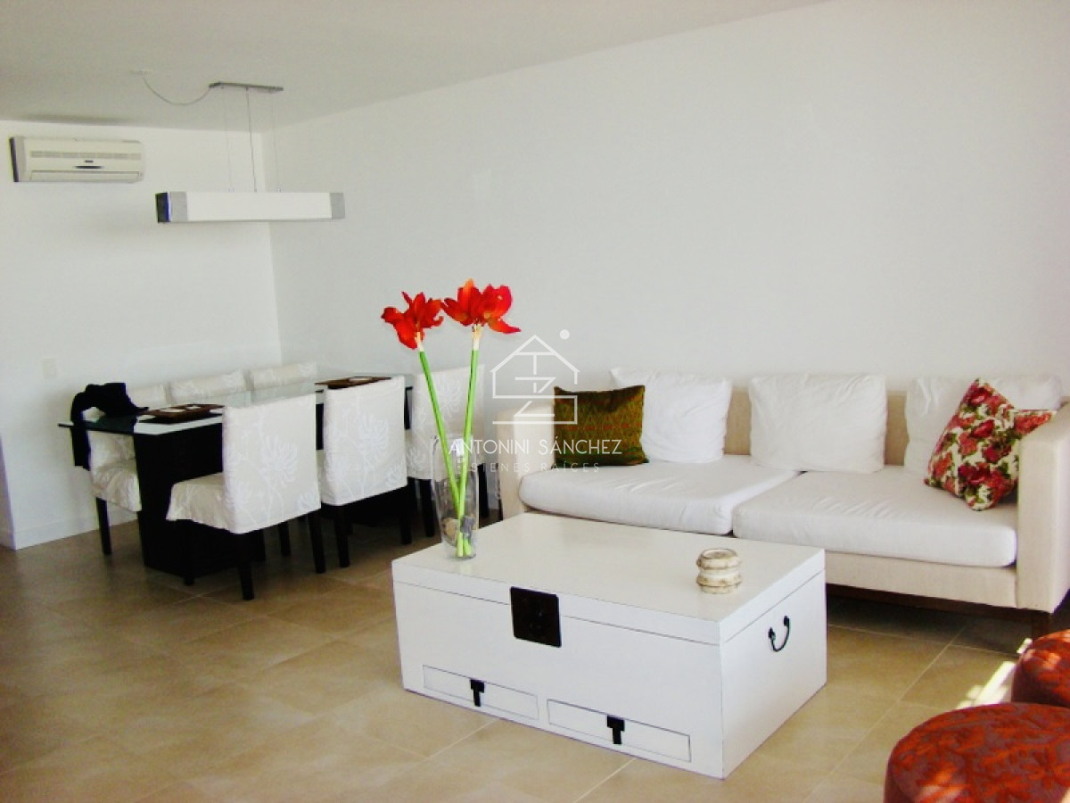 Apartamento ID.1759 - Venta de fabuloso apartamento de dormitorio y medio con dos baños en Punta Ballena