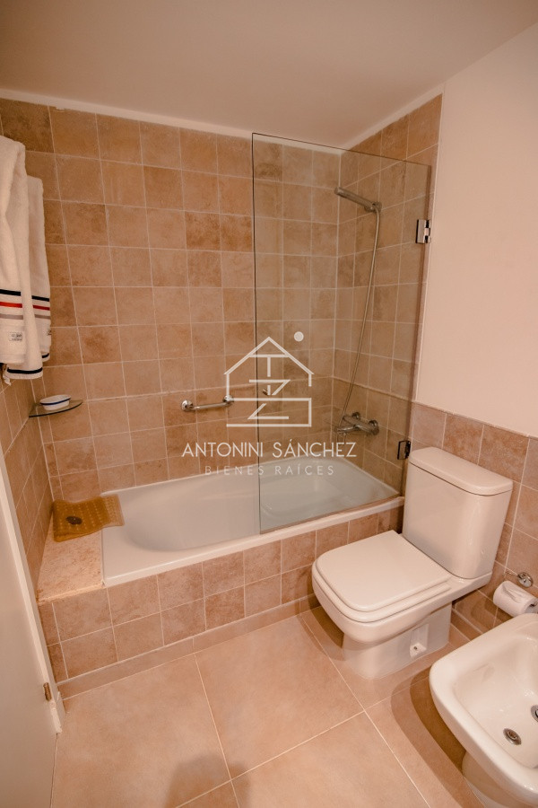 Apartamento ID.2156 - Venta de apartamento de dos dormitorios con parrillero exclusivo, Punta Ballena
