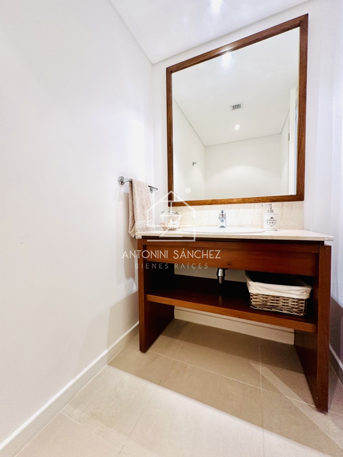 Apartamento ID.1774 - Alquiler temporario de apartamentode tres dormitorios más dependencia de servicio en Torre premiun sobre playa Brava