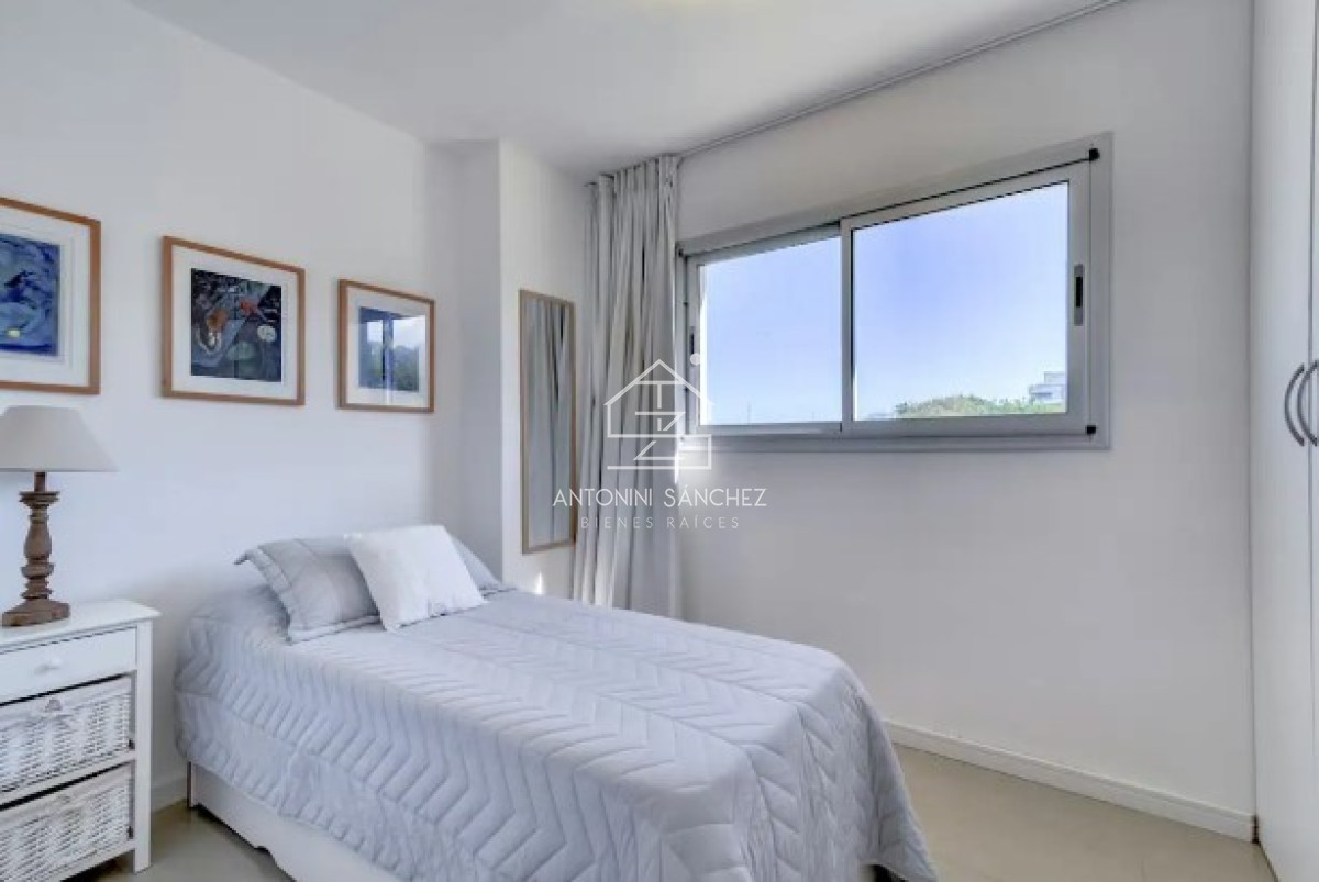 Apartamento ID.793 - Apartamento de 3 Dormitorios en Venta Primera Línea del Mar, Playa Brava Punta del Este