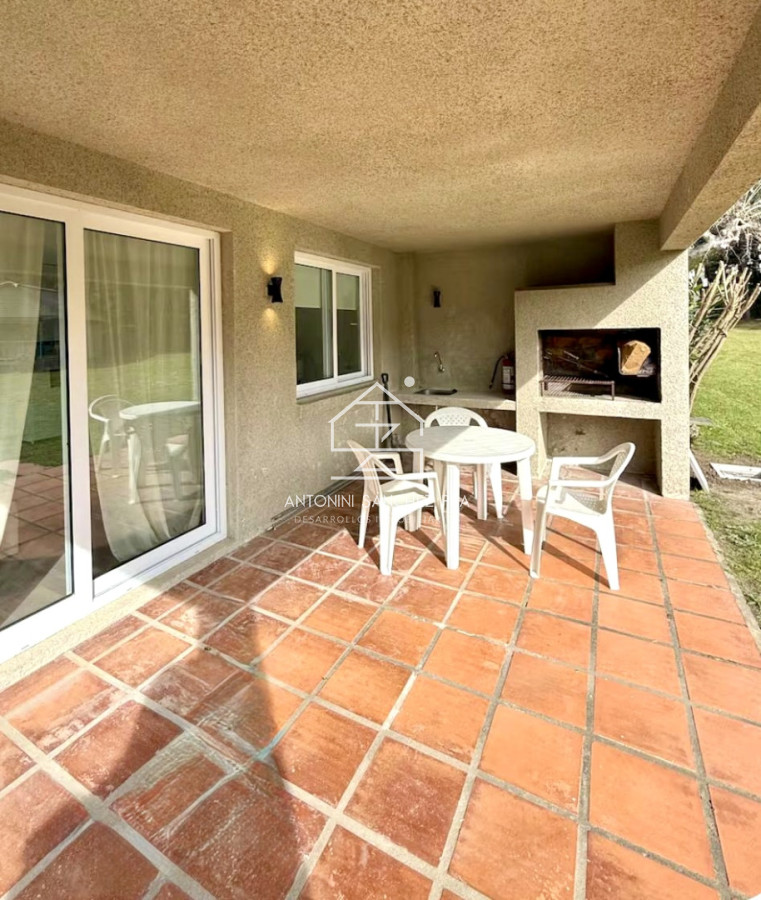 Apartamento ID.4138 - Alquiler anual o invernal de apartamento duplex con parrillero propio en Rincón del Indio