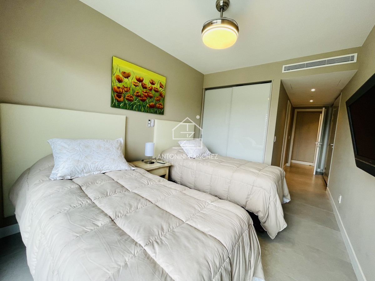 Apartamento ID.398 - Venta Apartamento de 2 Dormitorios Punta del Este