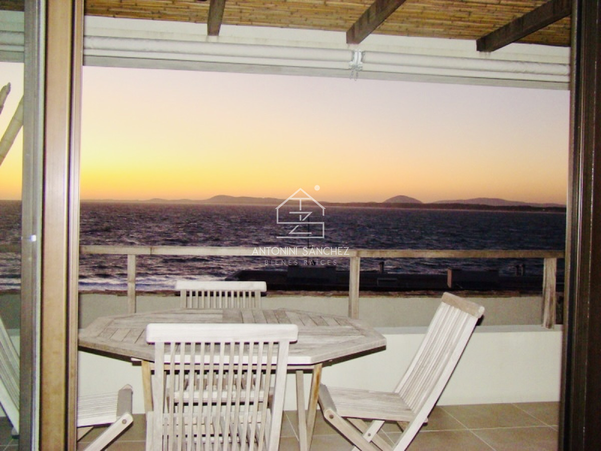 Apartamento ID.1759 - Venta de fabuloso apartamento de dormitorio y medio con dos baños en Punta Ballena