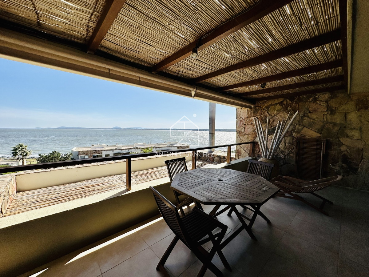Apartamento ID.1759 - Venta de fabuloso apartamento de dormitorio y medio con dos baños en Punta Ballena