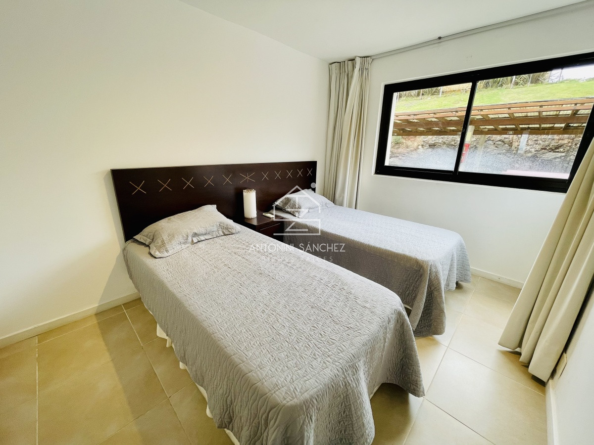 Apartamento ID.1757 - Venta de apartamento de dos dormitorios con parrillero en complejo privado de Punta Ballena