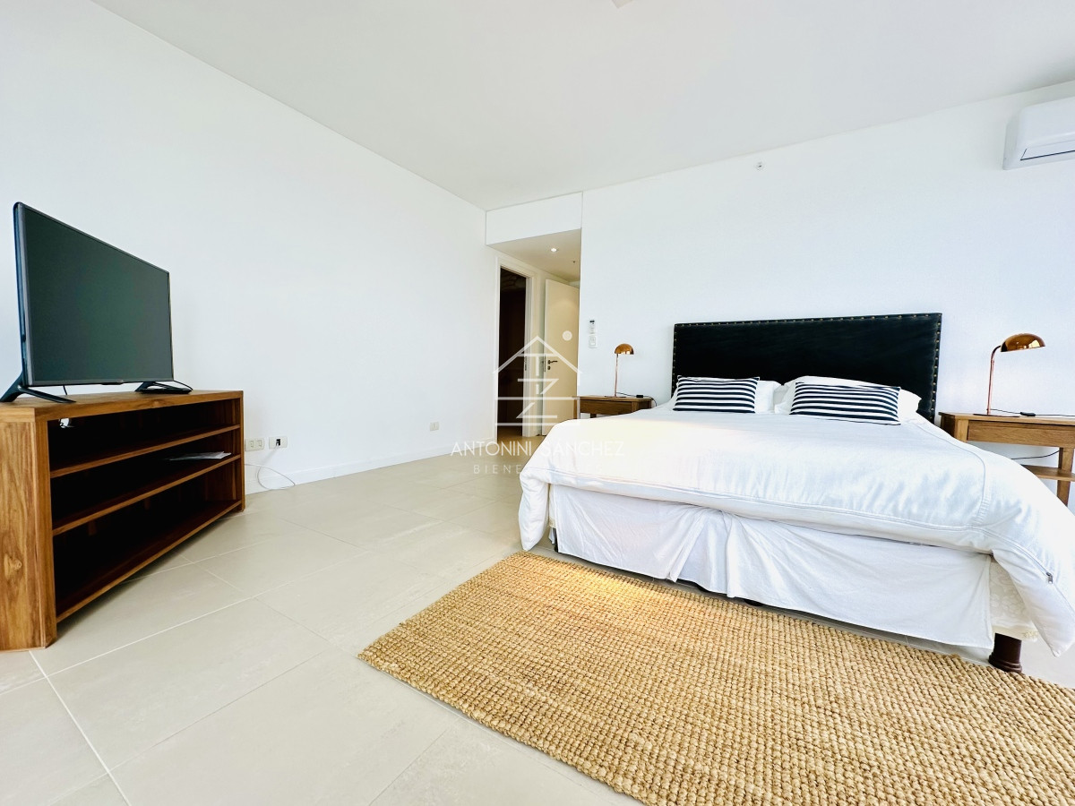 Apartamento ID.1774 - Alquiler temporario de apartamentode tres dormitorios más dependencia de servicio en Torre premiun sobre playa Brava