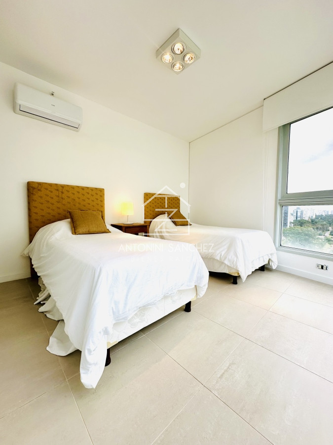 Apartamento ID.1774 - Alquiler temporario de apartamentode tres dormitorios más dependencia de servicio en Torre premiun sobre playa Brava