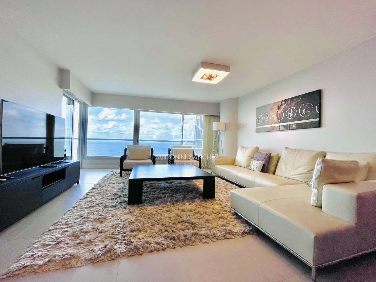 Apartamento ID.1771 - Oportunidad en Venta, Moderno Apartamento de 2 Dormitorios y Dependencia sobre Primera Línea de playa Brava, Le Parc
