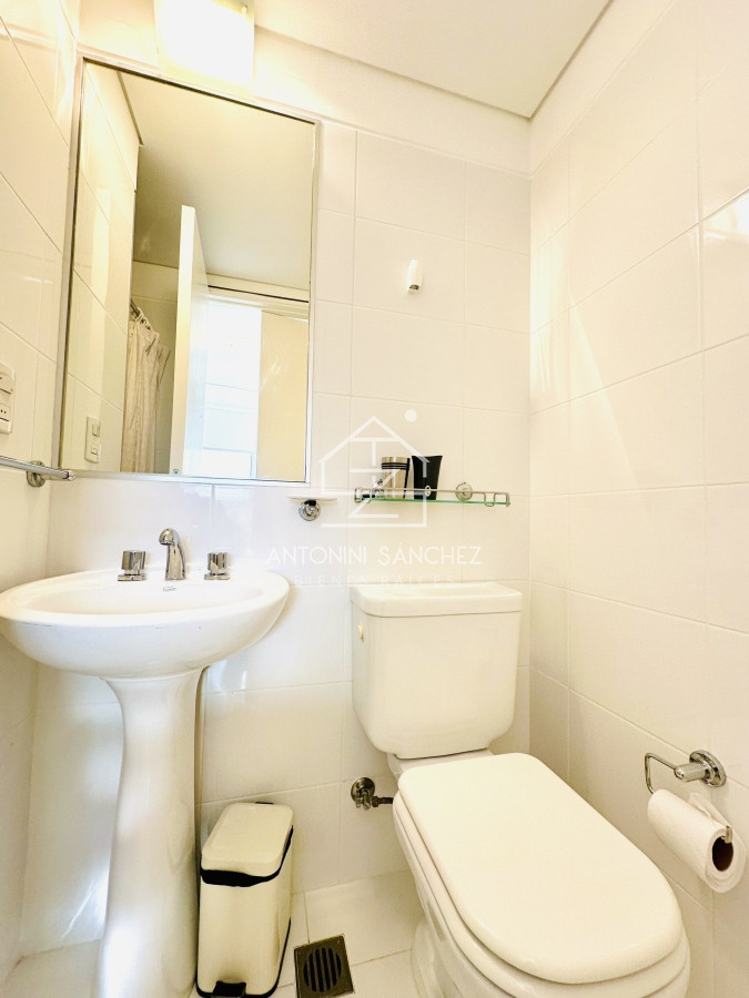 Apartamento ID.1772 - Oportunidad en Venta y Alquiler temporal de maravilloso departamento esquinero en Torre Le Parc, Playa Brava, Punta del Este