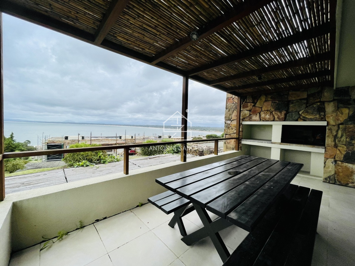 Apartamento ID.1757 - Venta de apartamento de dos dormitorios con parrillero en complejo privado de Punta Ballena