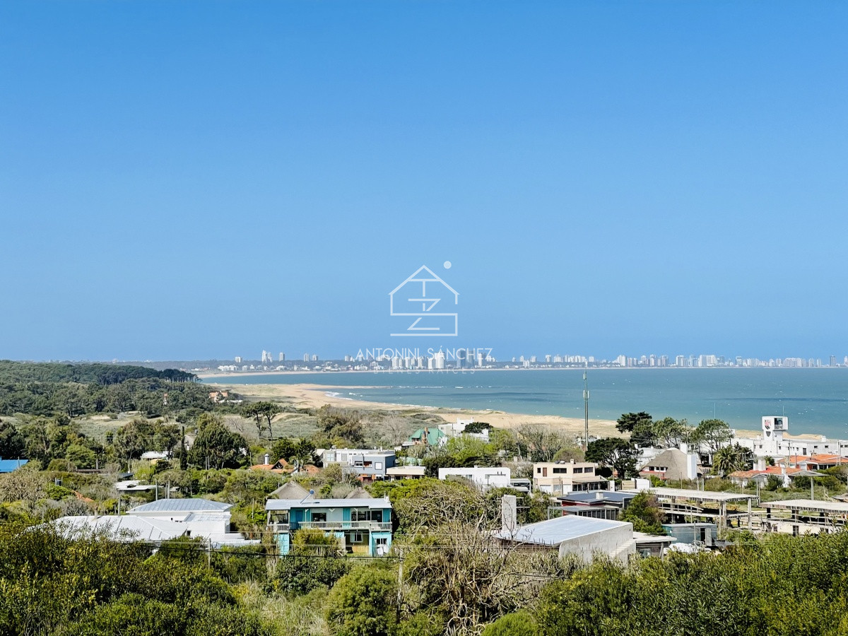 Apartamento ID.1703 - Venta OPORTUNIDAD de exclusivo departamento de tres dormitorios y Parrillero en Punta Ballena