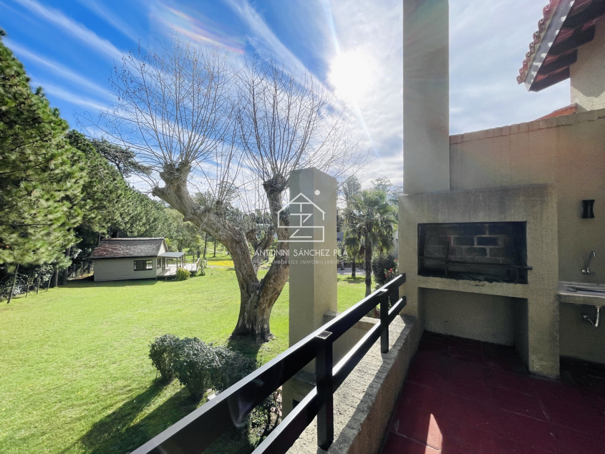 Apartamento ID.4137 - Alquiler anual o invernal de apartamento dúplex con parrillero propio en Rincón del Indio