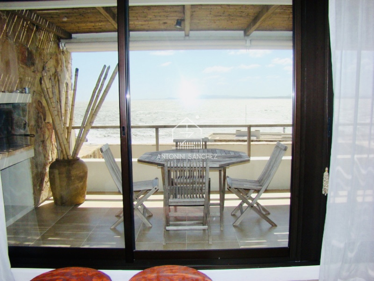 Apartamento ID.1759 - Venta de fabuloso apartamento de dormitorio y medio con dos baños en Punta Ballena