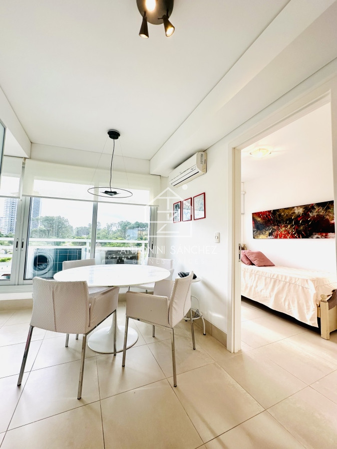 Apartamento ID.1772 - Oportunidad en Venta y Alquiler temporal de maravilloso departamento esquinero en Torre Le Parc, Playa Brava, Punta del Este
