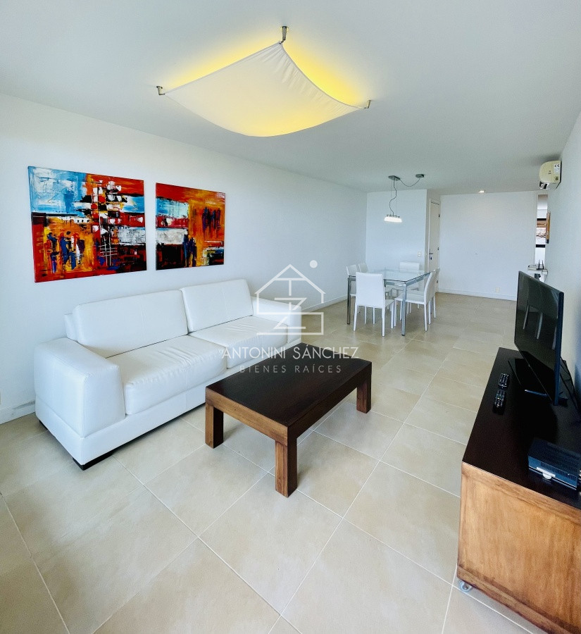 Apartamento ID.1757 - Venta de apartamento de dos dormitorios con parrillero en complejo privado de Punta Ballena