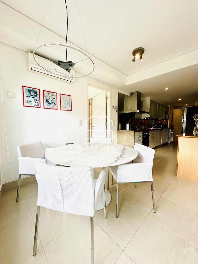 Apartamento ID.1772 - Oportunidad en Venta y Alquiler temporal de maravilloso departamento esquinero en Torre Le Parc, Playa Brava, Punta del Este