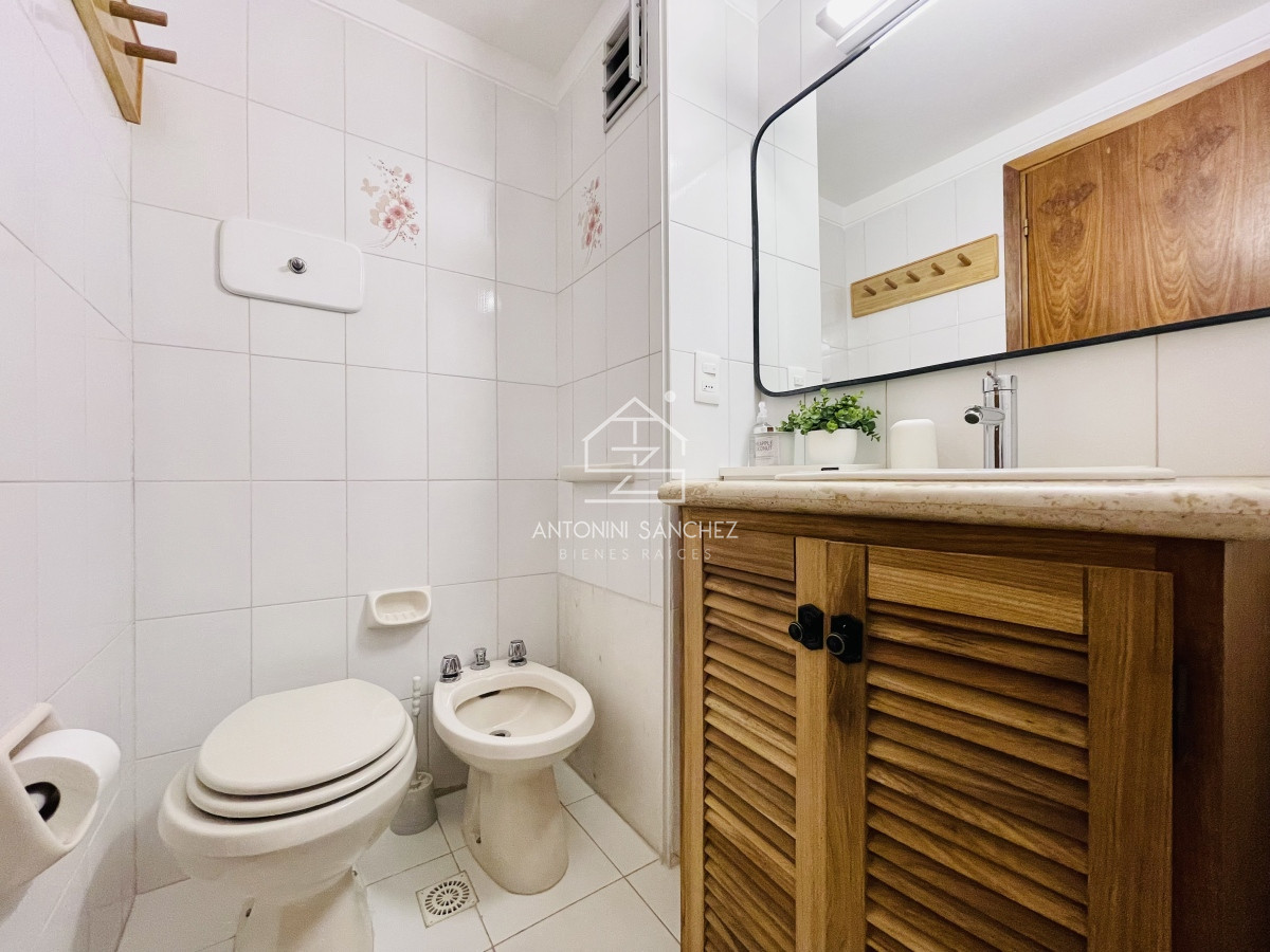 Apartamento ID.1867 - Apartamento de 2 Dormitorios en playa El Emir, Punta del Este - Venta y Alquiler de Verano