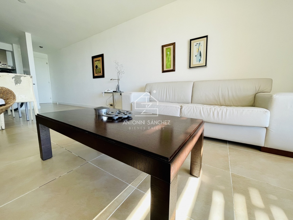Apartamento ID.1765 - Venta y alquiler temporario de apartamento de un dormitorio con parrillero en exclusivo complejo de Punta Ballena