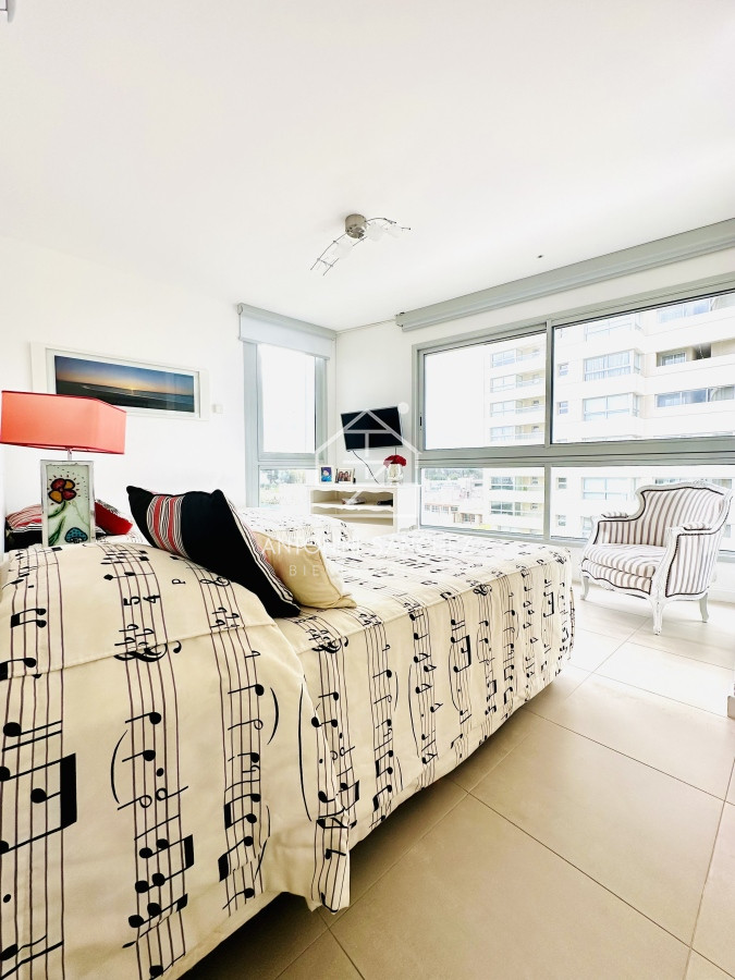Apartamento ID.1772 - Oportunidad en Venta y Alquiler temporal de maravilloso departamento esquinero en Torre Le Parc, Playa Brava, Punta del Este