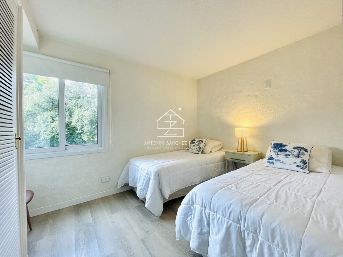 Apartamento ID.4137 - Alquiler anual o invernal de apartamento dúplex con parrillero propio en Rincón del Indio