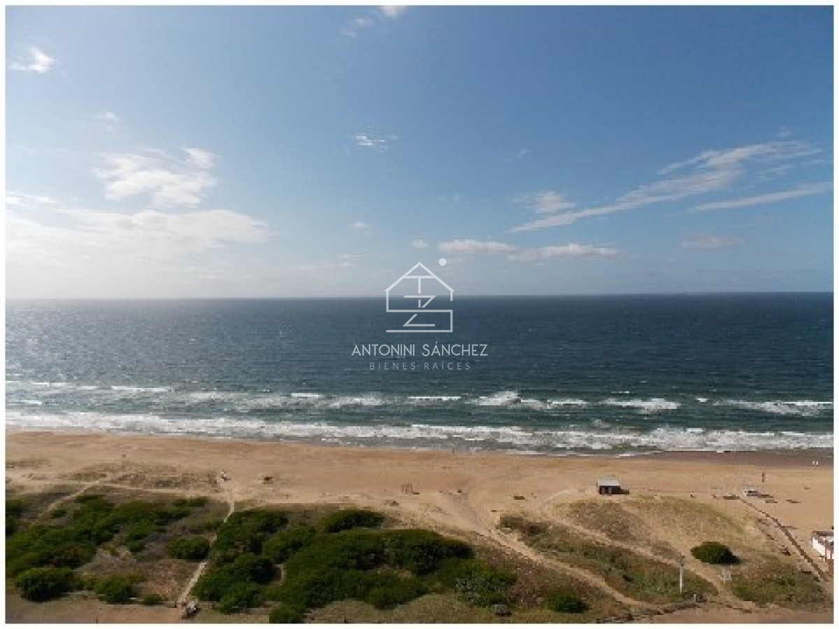 Apartamento ID.1774 - Alquiler temporario de apartamentode tres dormitorios más dependencia de servicio en Torre premiun sobre playa Brava